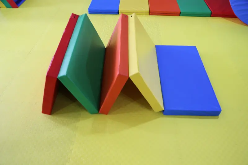 XOT XIN OUTAI approfondisce la ricerca e lo sviluppo dei prodotti, fornendo soluzioni personalizzate di attrezzature morbide per le istituzioni sportive per bambini di tutto il mondo